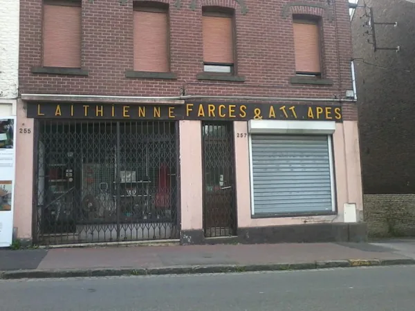 Façade du magasin Laithienne Farces & Attrapes, Maubeuge