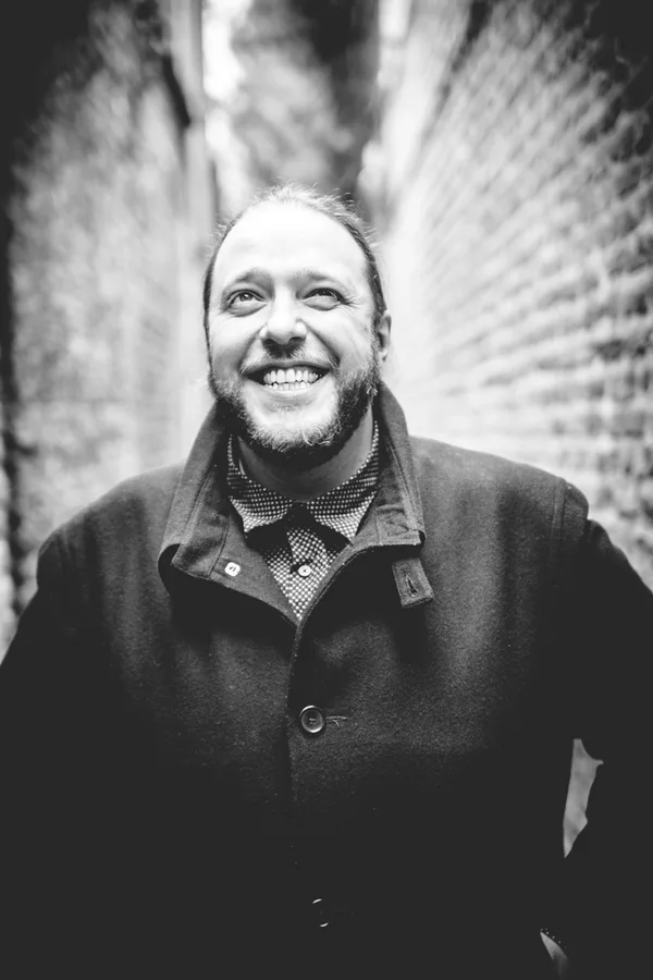 Renaud Laithienne, photo monochrome de 2016 par Emmanuel Poteau